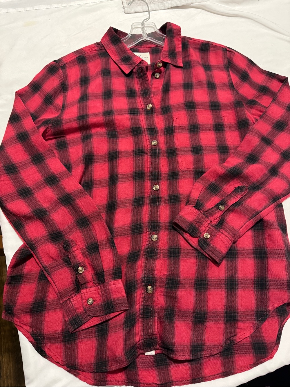 American Eagle Outfitters Red and Black Plaid Button-Down Shirt